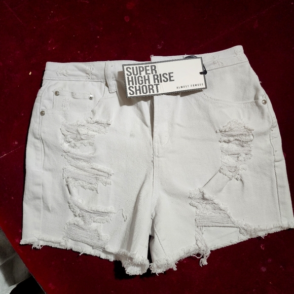 Almost Famous Super High-rise Distressed Jeans Shorts - Picture 2 of 8